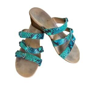 VIONIC Snake Embossed Triple Strap Wedge Slide Sandals Womens SZ 7 EUC Aqua